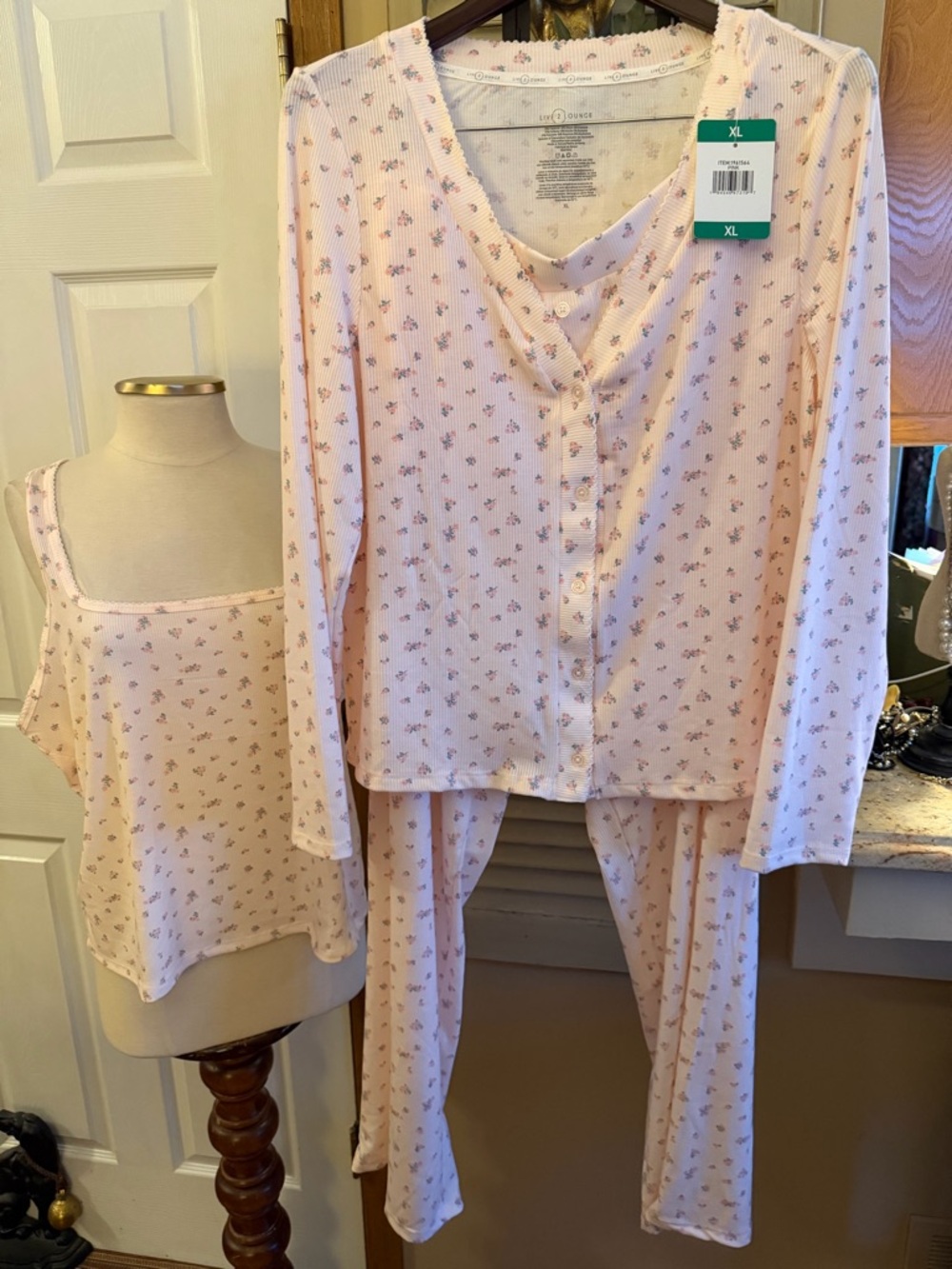 Live 2 Lounge Pale Pink Floral 3-Piece Women’s Pajama Set
